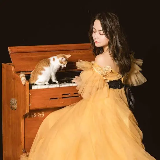 Vivian Fang Liu — Piano