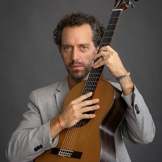 Giovanni Piacentini — Classical Guitar